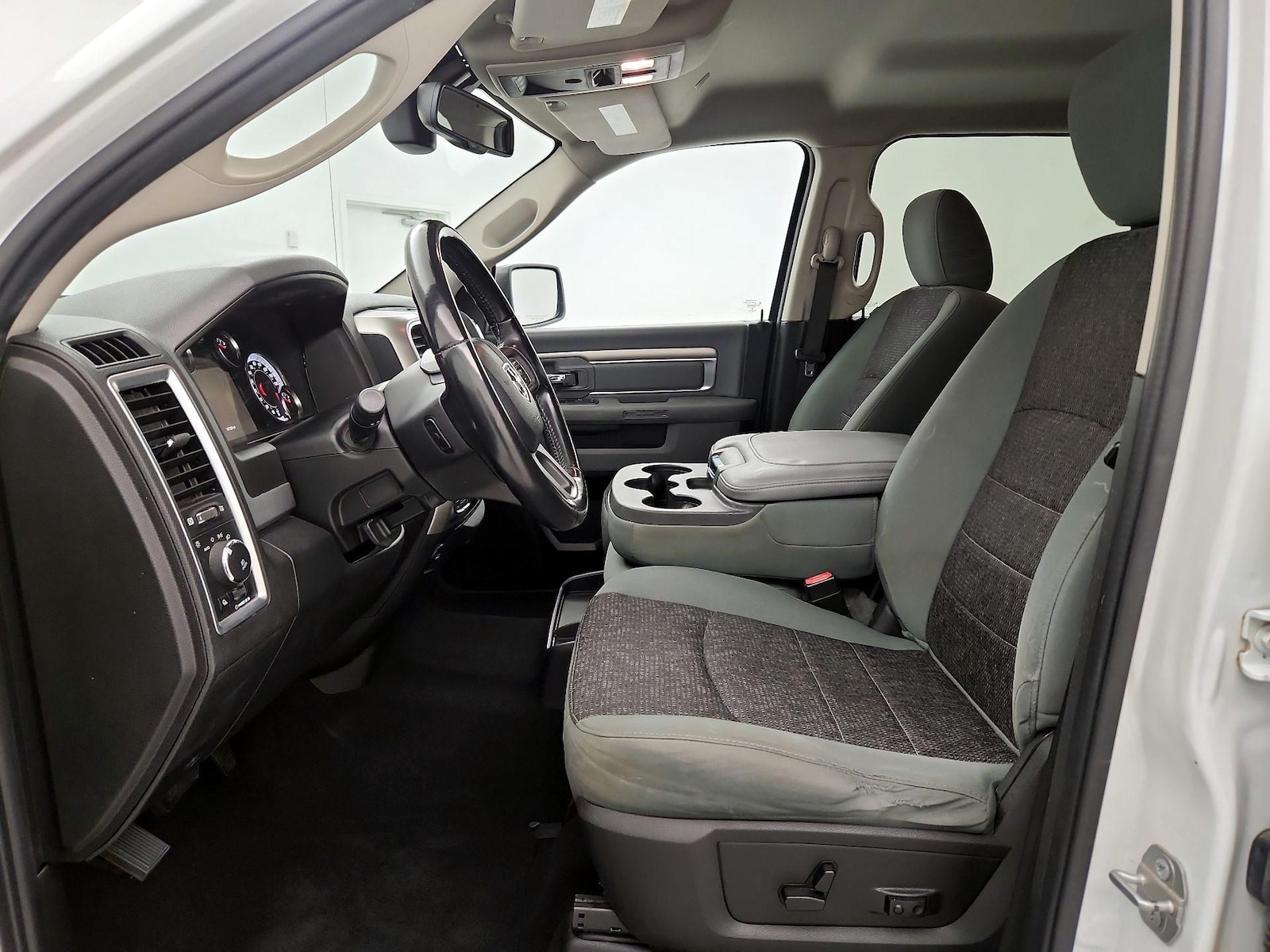 Power Seat(s) & Side Airbags