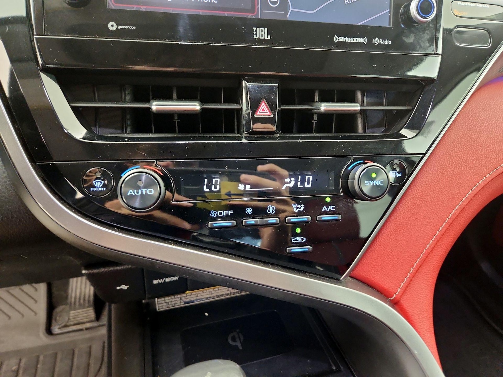 2021 Toyota Camry XSE - Photo 17