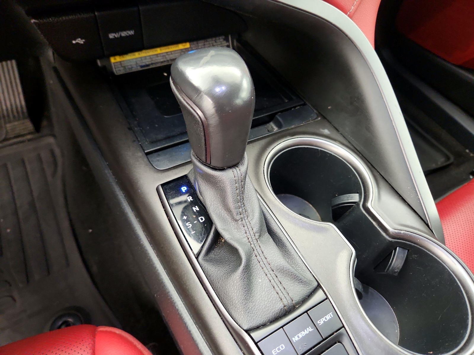 2021 Toyota Camry XSE - Photo 18