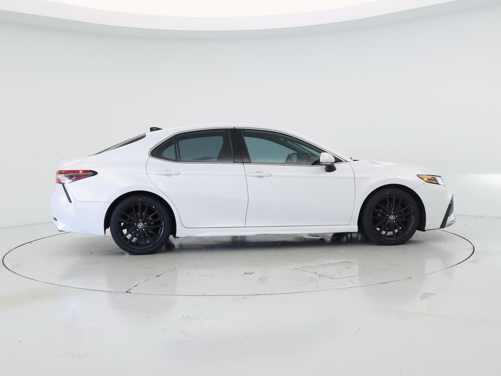 2021 Toyota Camry XSE - Photo 8