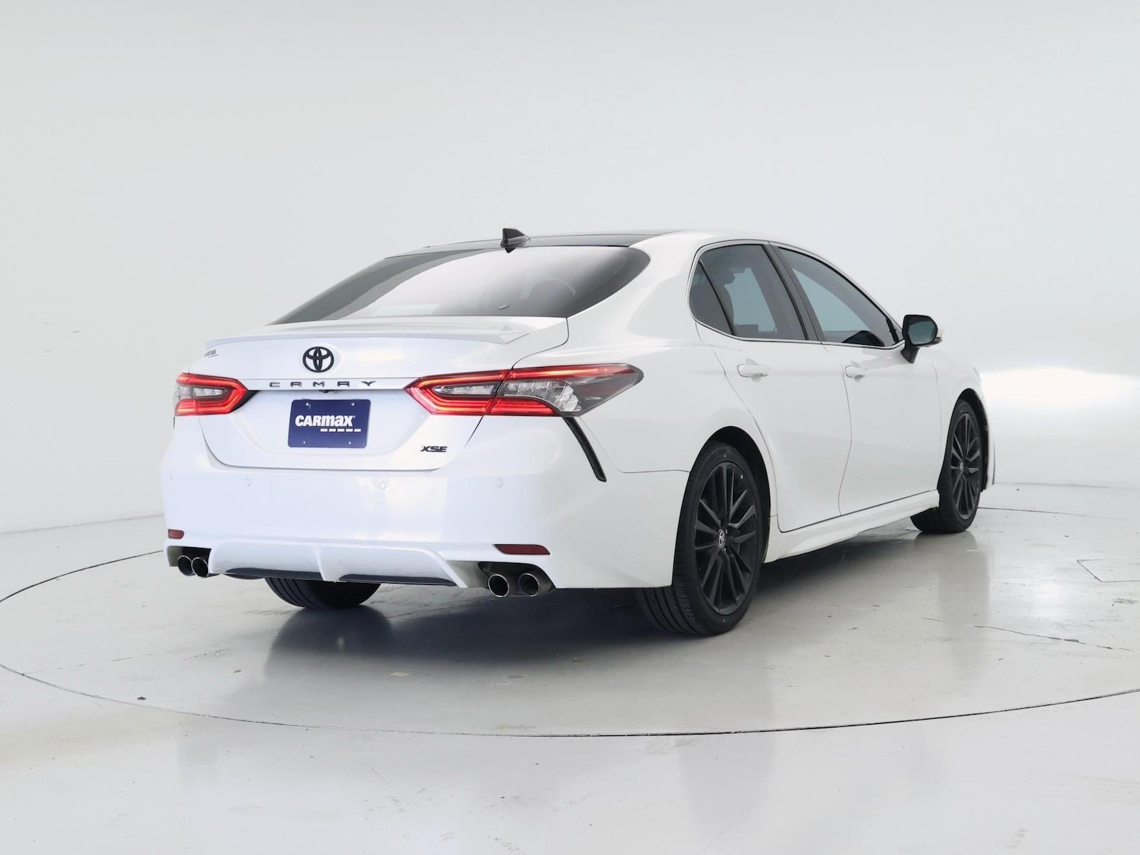 2021 Toyota Camry XSE - Photo 9