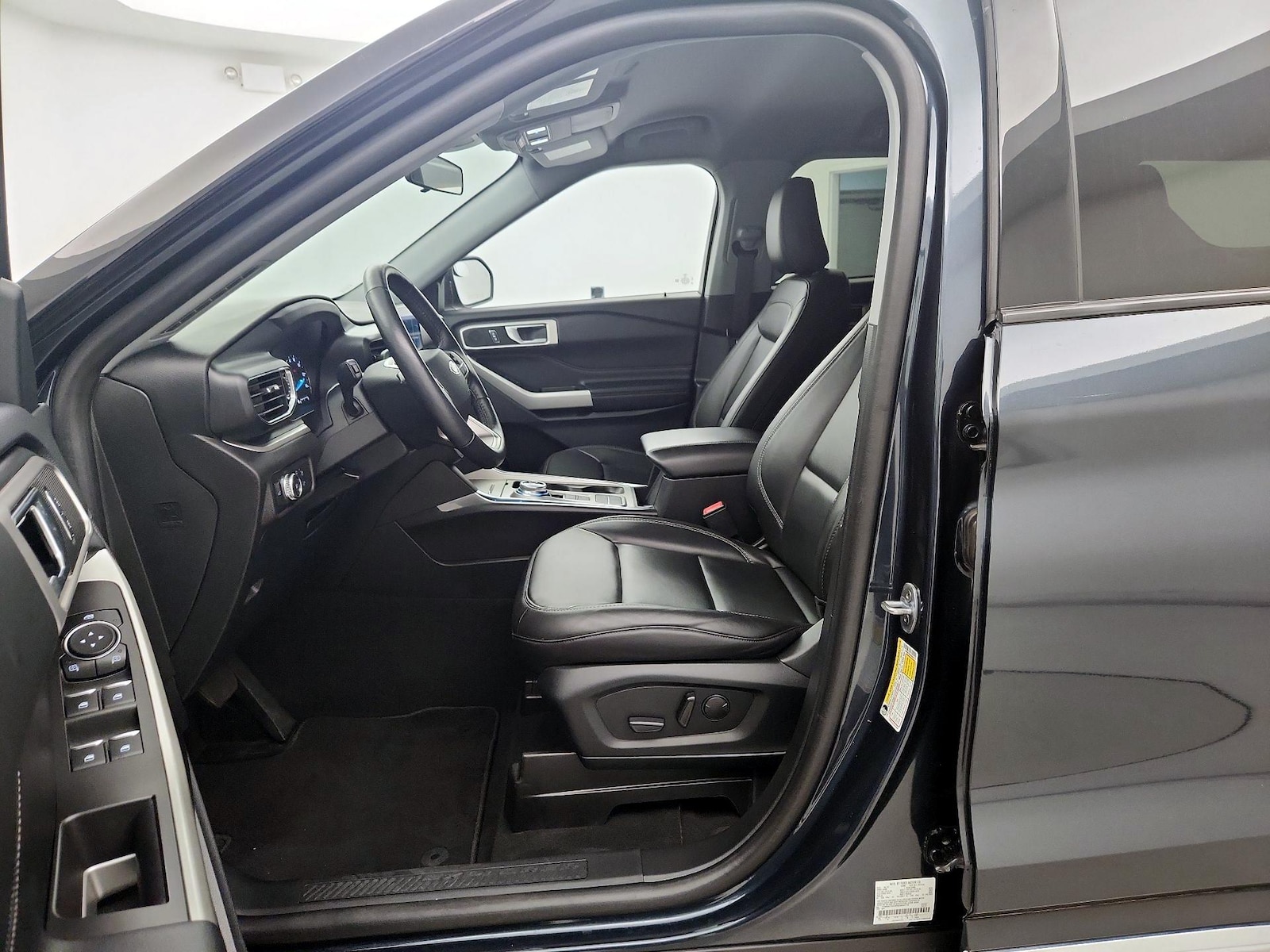 2022 Ford Explorer XLT - Photo 10