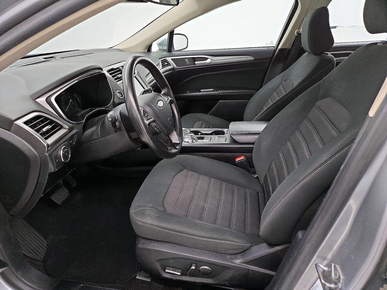 Power Seat(s) & Side Airbags