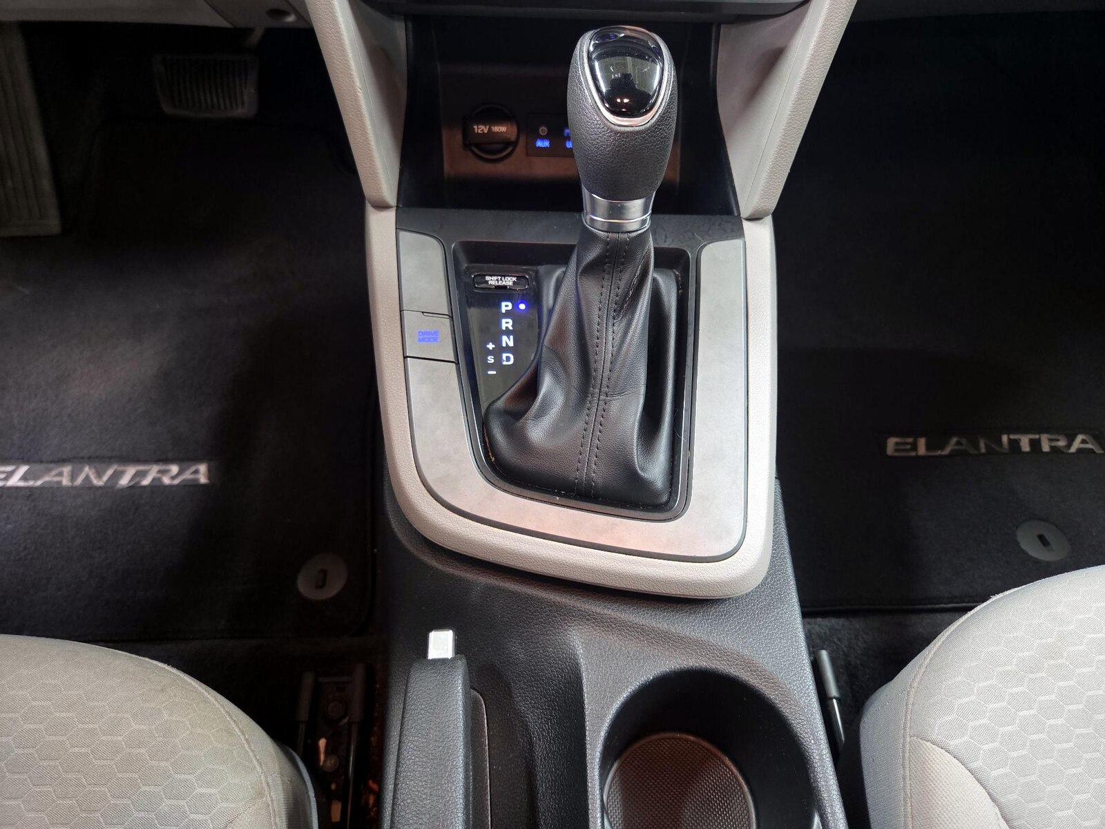 2019 Hyundai Elantra SEL - Photo 18