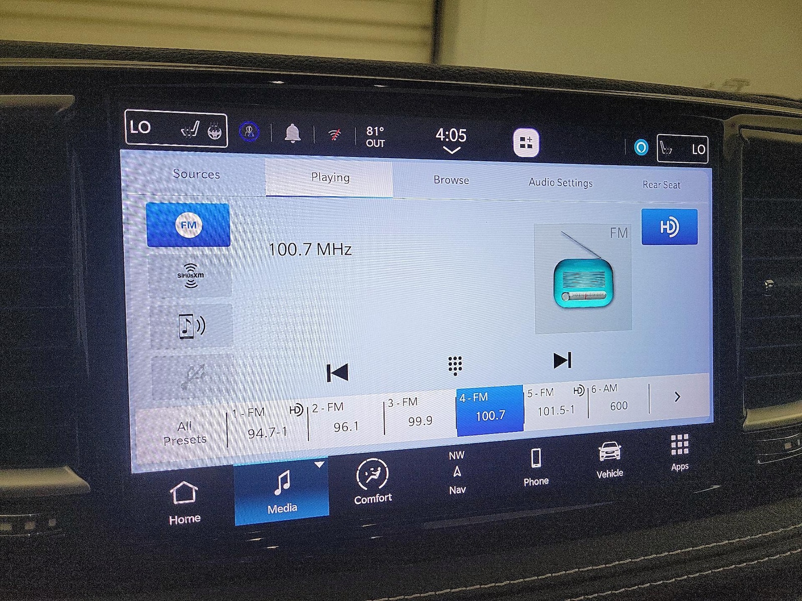2023 Chrysler Pacifica Hybrid Limited - Photo 17