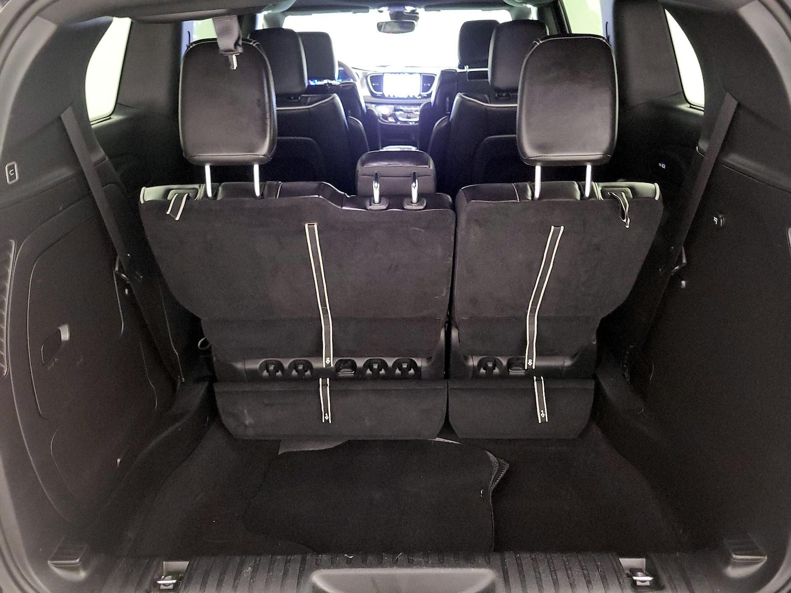 2023 Chrysler Pacifica Hybrid Limited - Photo 24