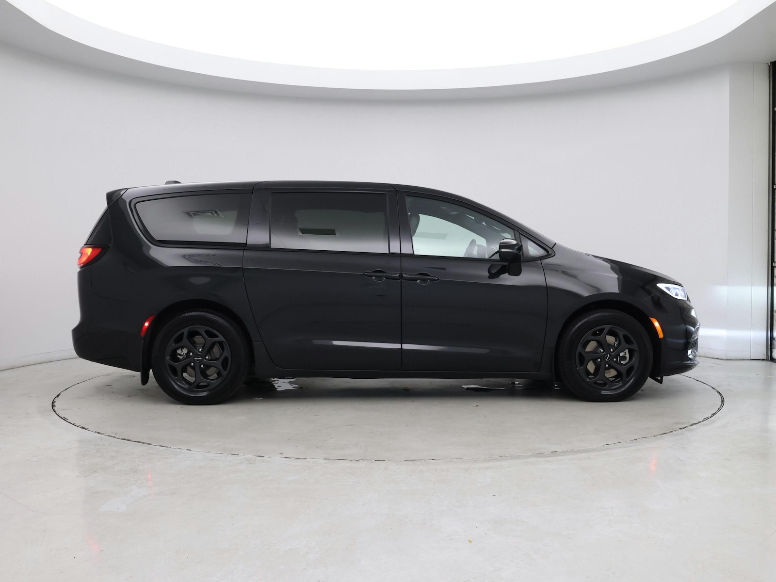 2023 Chrysler Pacifica Hybrid Limited - Photo 8