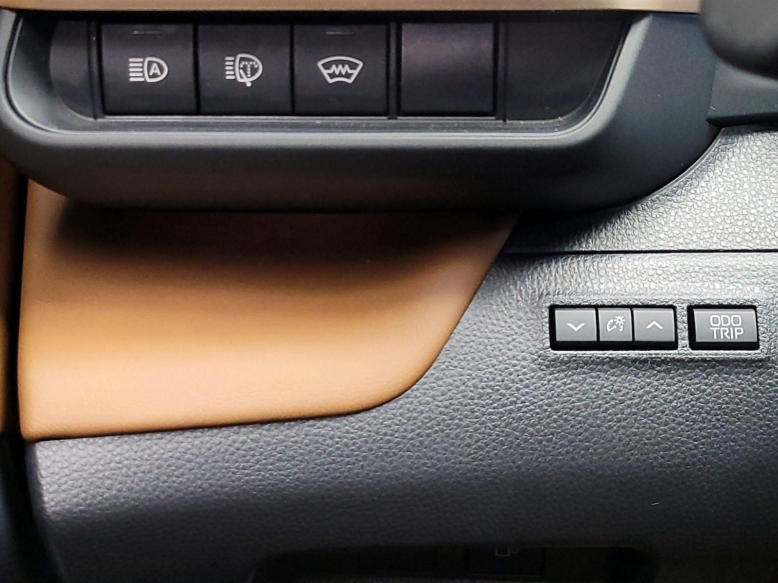 2025 Toyota Crown Signia Limited - Photo 14