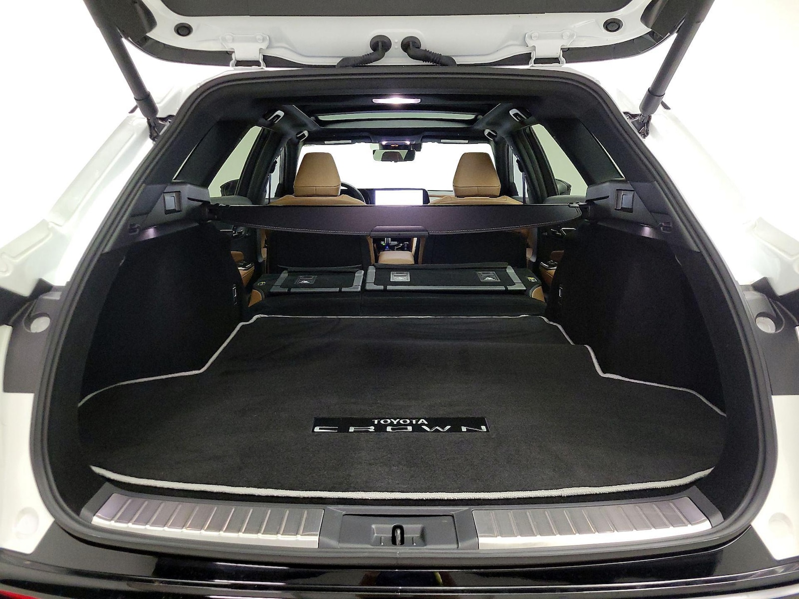 2025 Toyota Crown Signia Limited - Photo 24