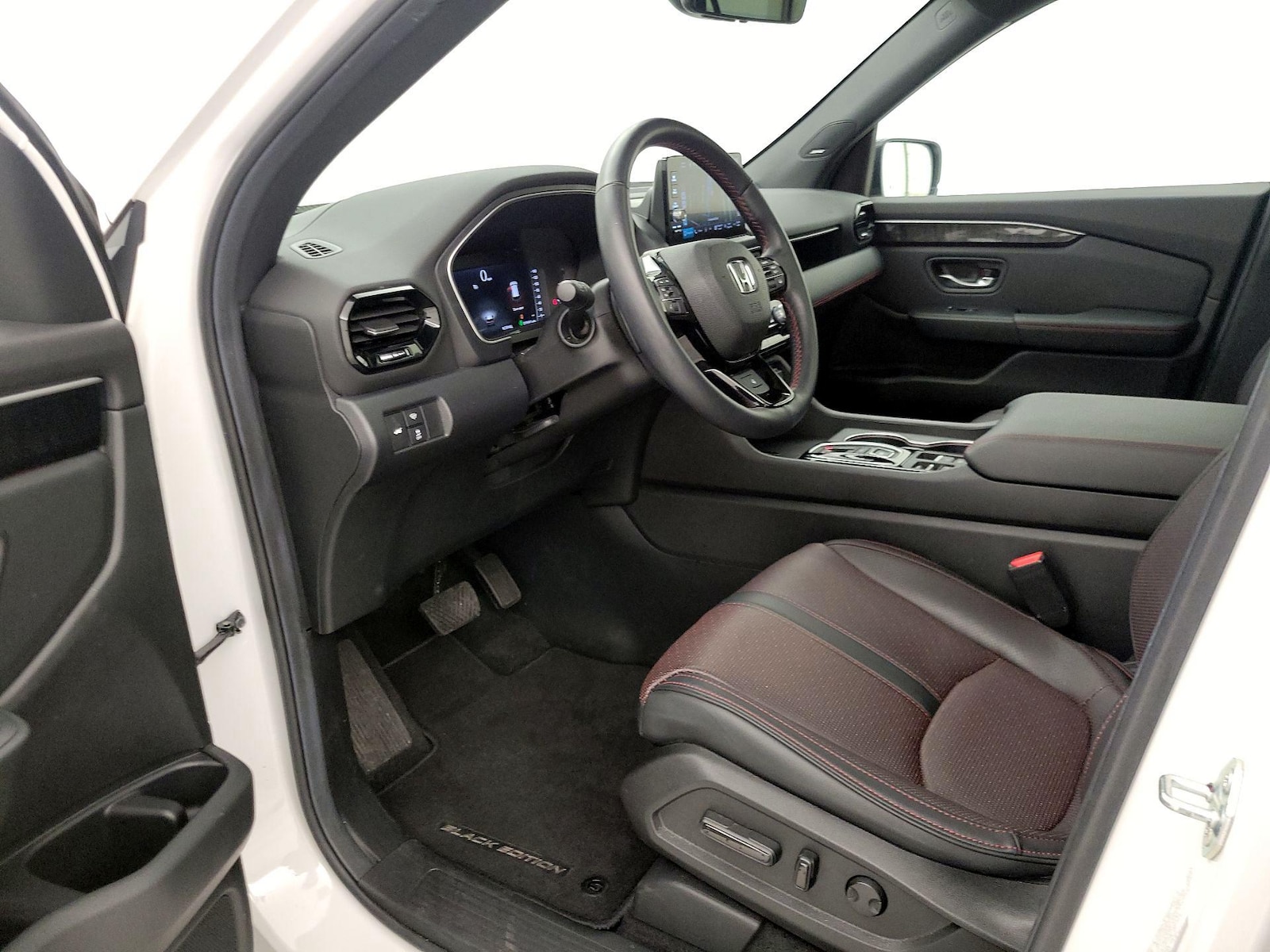 2025 Honda Pilot Black Edition - Photo 12
