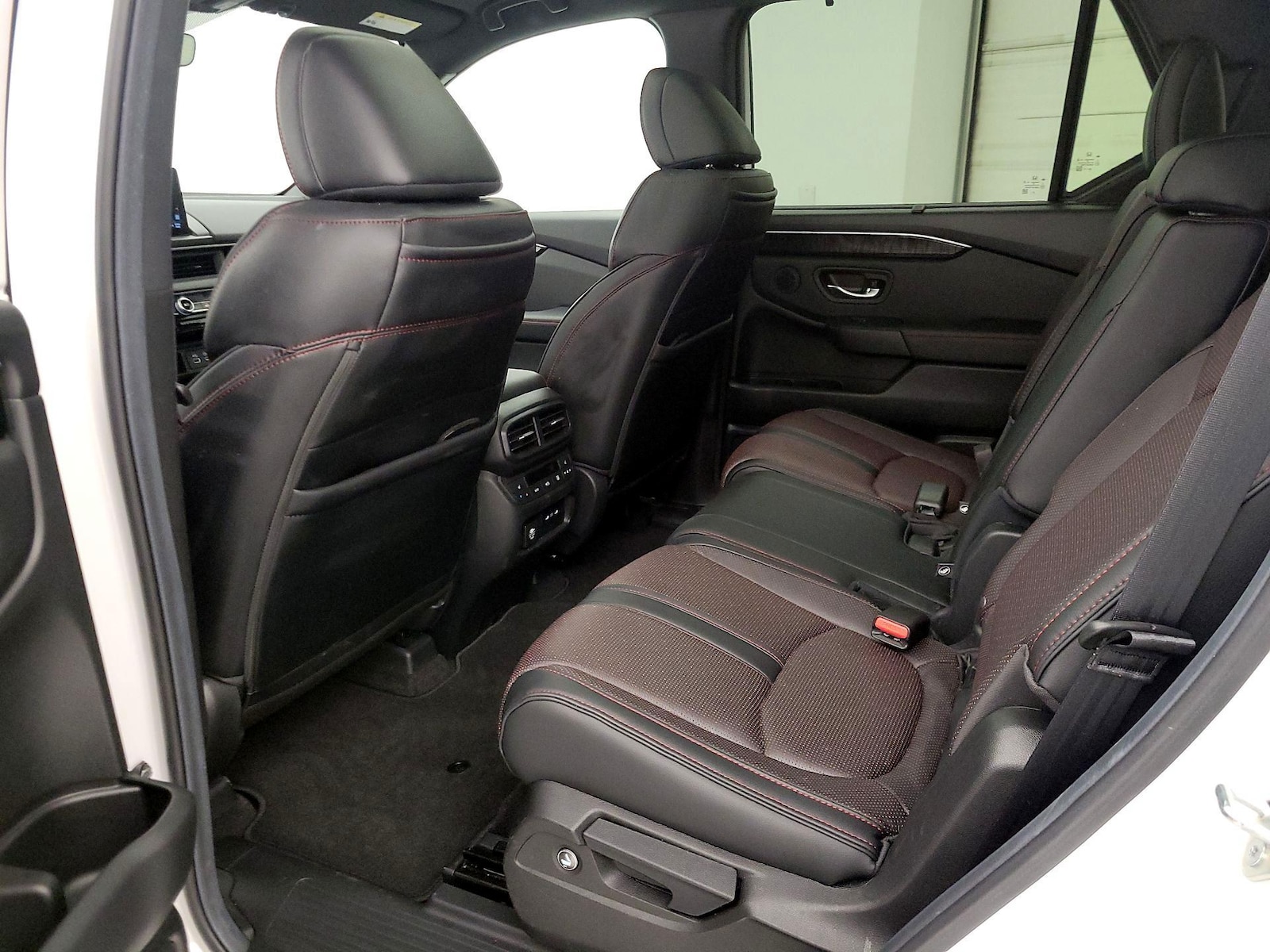 2025 Honda Pilot Black Edition - Photo 21