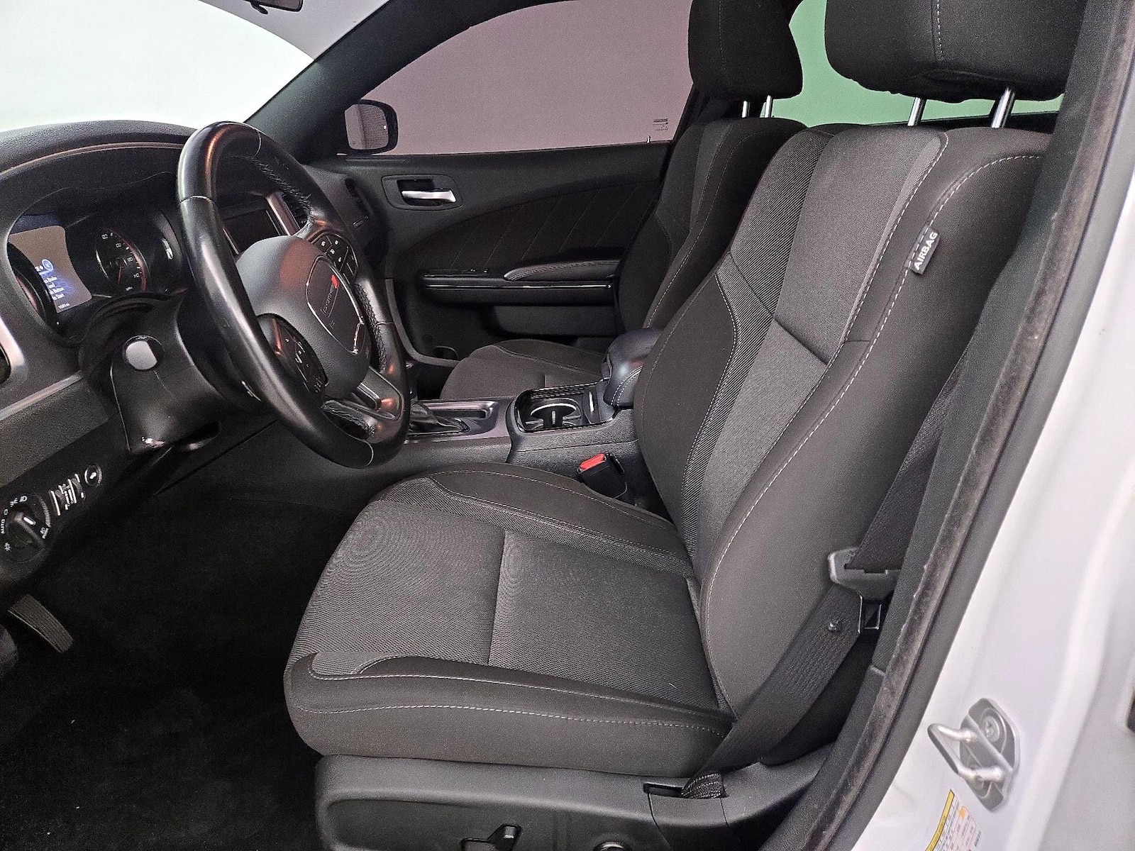 Power Seat(s) & Side Airbags
