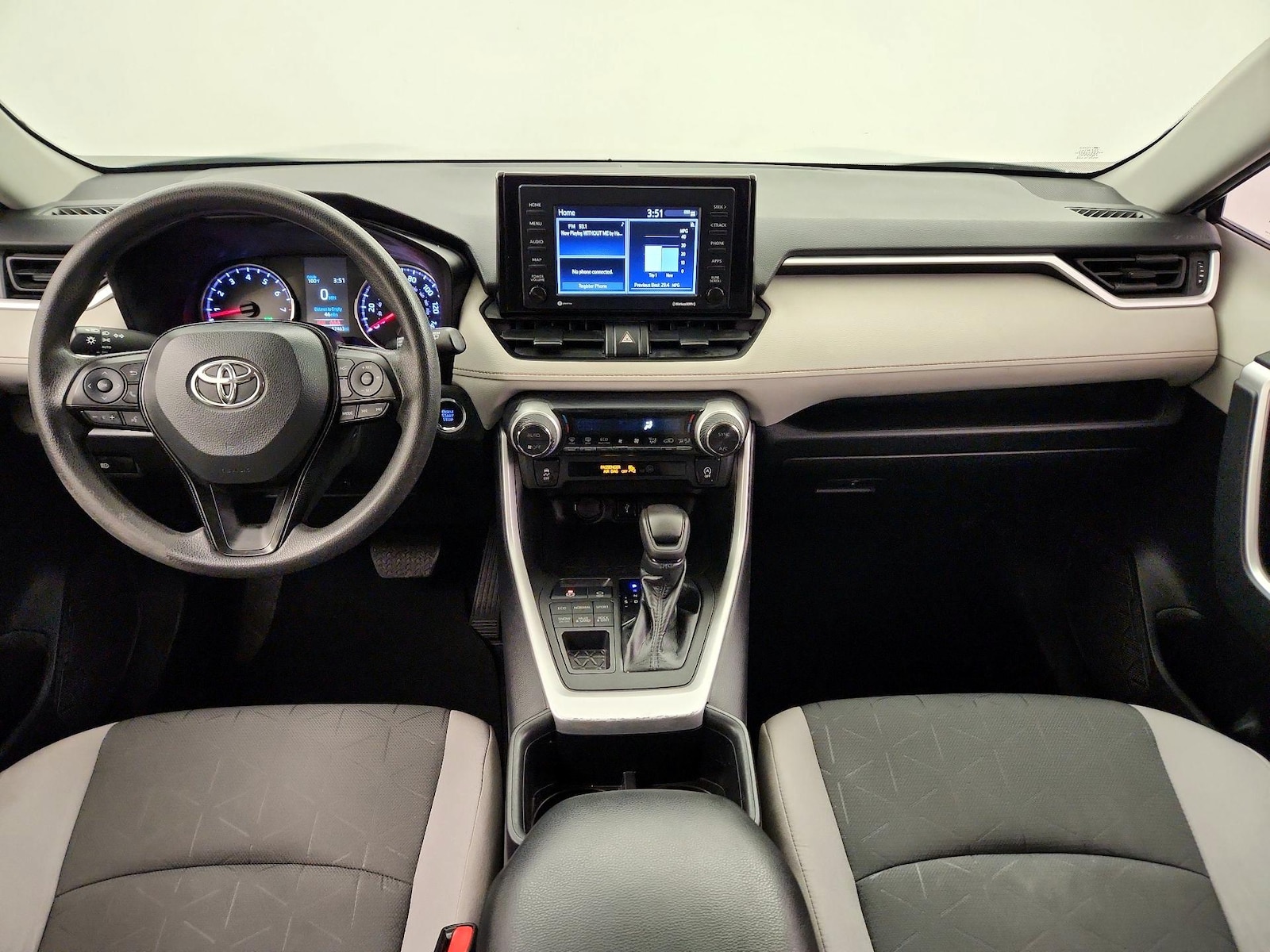 2022 Toyota RAV4 XLE - Photo 10