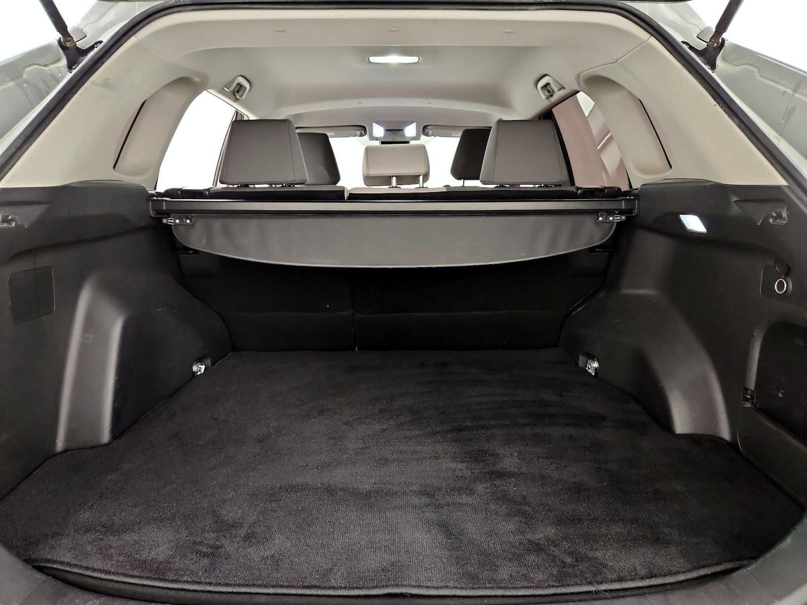 2022 Toyota RAV4 XLE - Photo 20