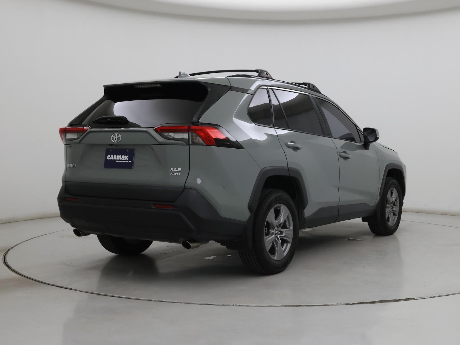 2022 Toyota RAV4 XLE - Photo 9