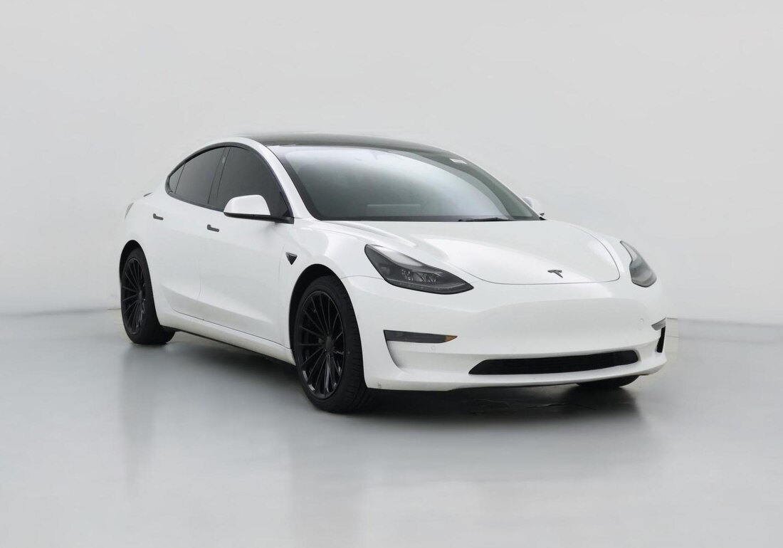 2022 Tesla Model 3 Rear-Wheel Drive in White — CarMax photo