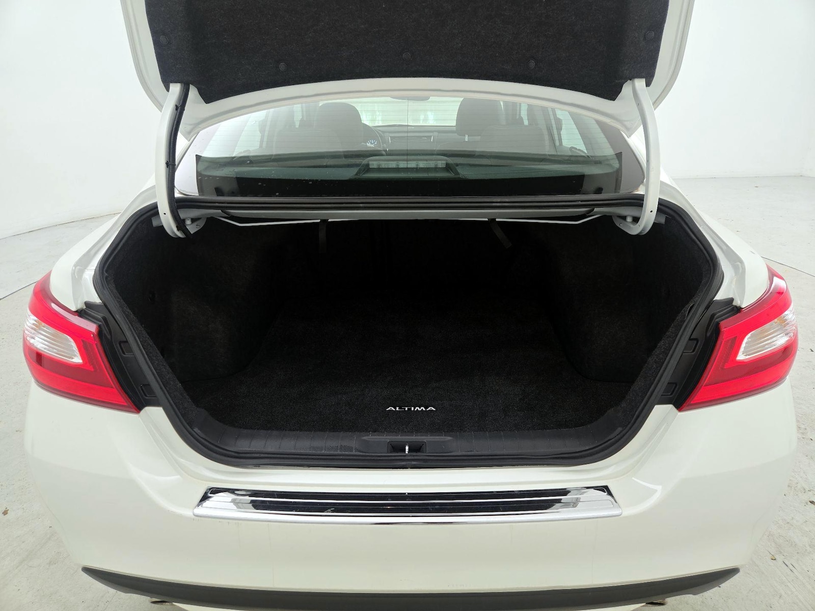 2017 Nissan Altima SL - Photo 23