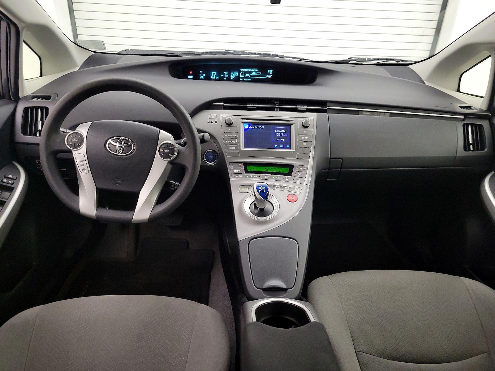 2015 Toyota Prius Two - Photo 10