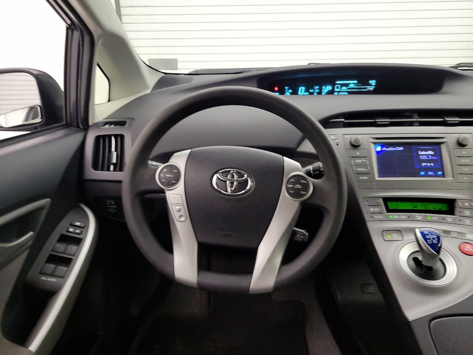2015 Toyota Prius Two - Photo 11