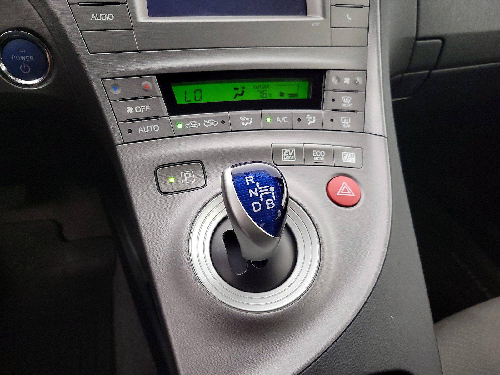 2015 Toyota Prius Two - Photo 18