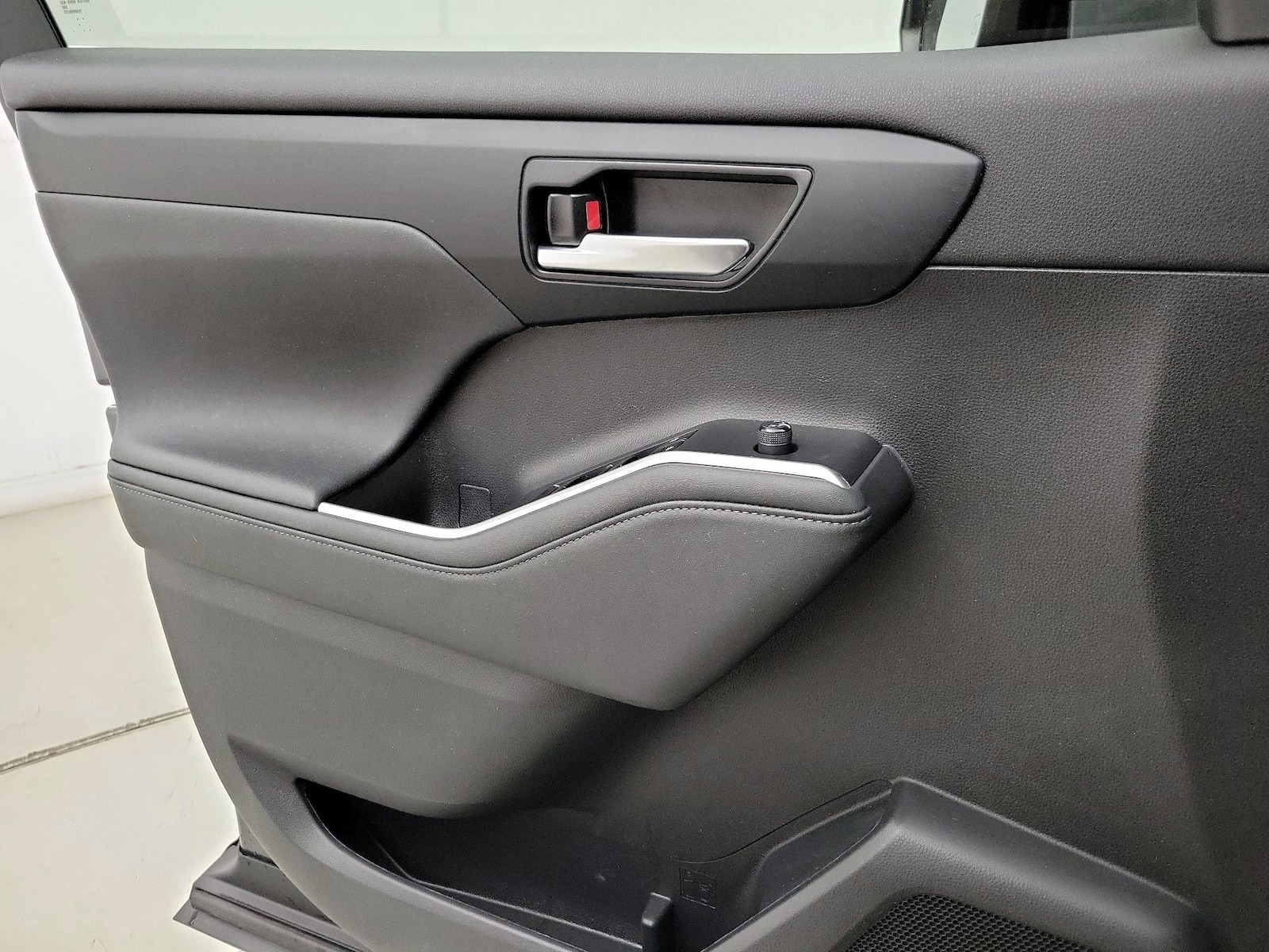 2023 Toyota Highlander XLE - Photo 13