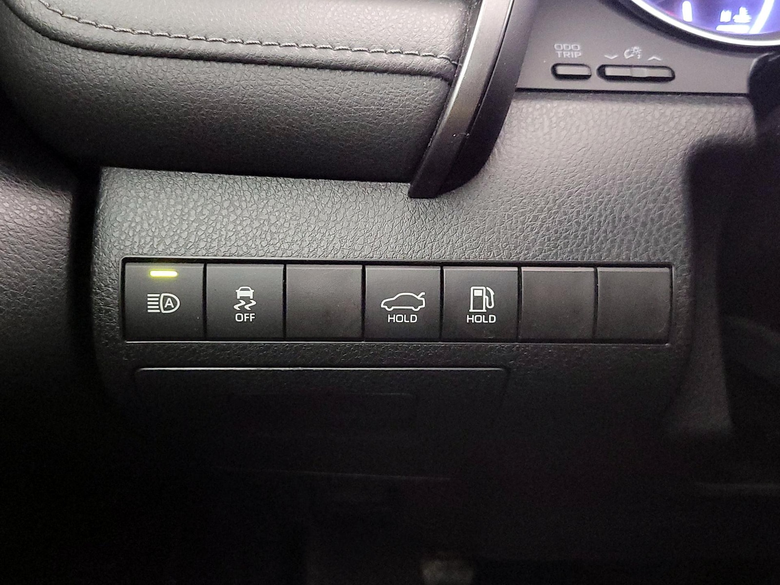2023 Toyota Camry LE - Photo 14