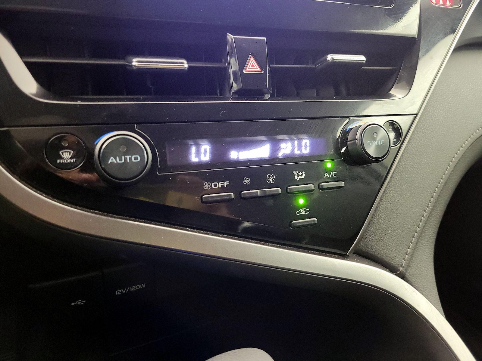 2023 Toyota Camry LE - Photo 17