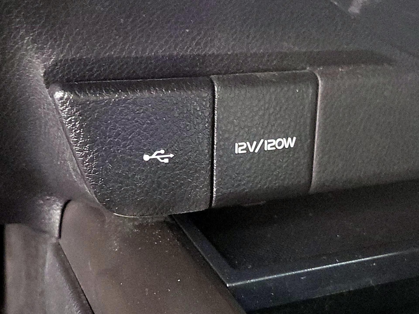 2023 Toyota Camry LE - Photo 19