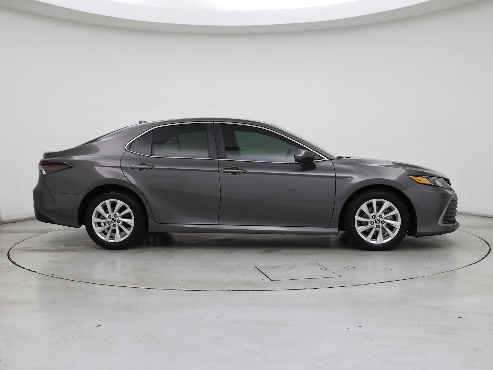 2023 Toyota Camry LE - Photo 8