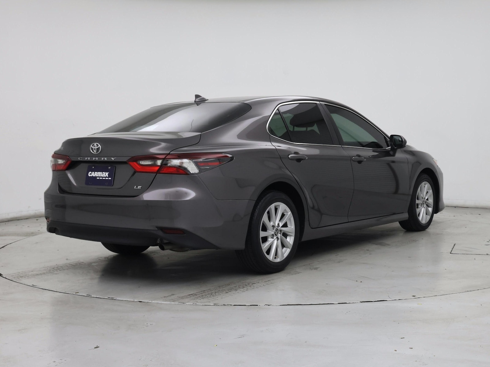 2023 Toyota Camry LE - Photo 9