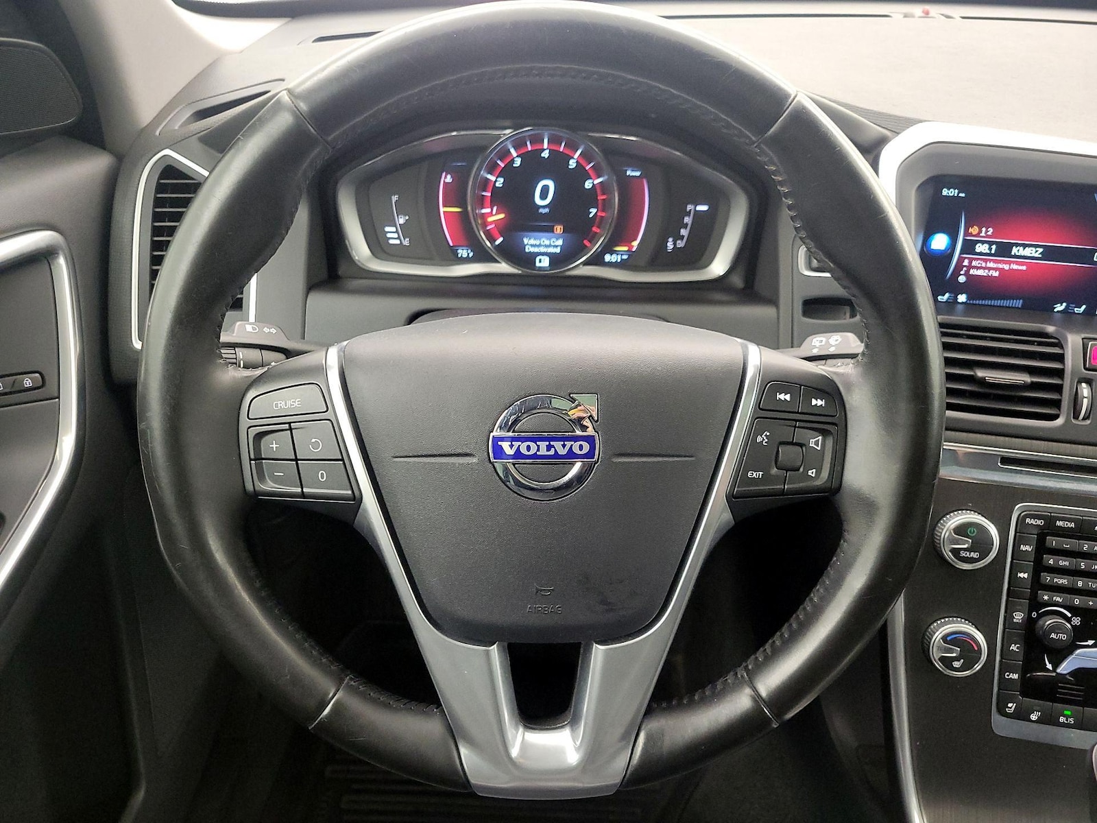 2015 Volvo XC60 Premier - Photo 11