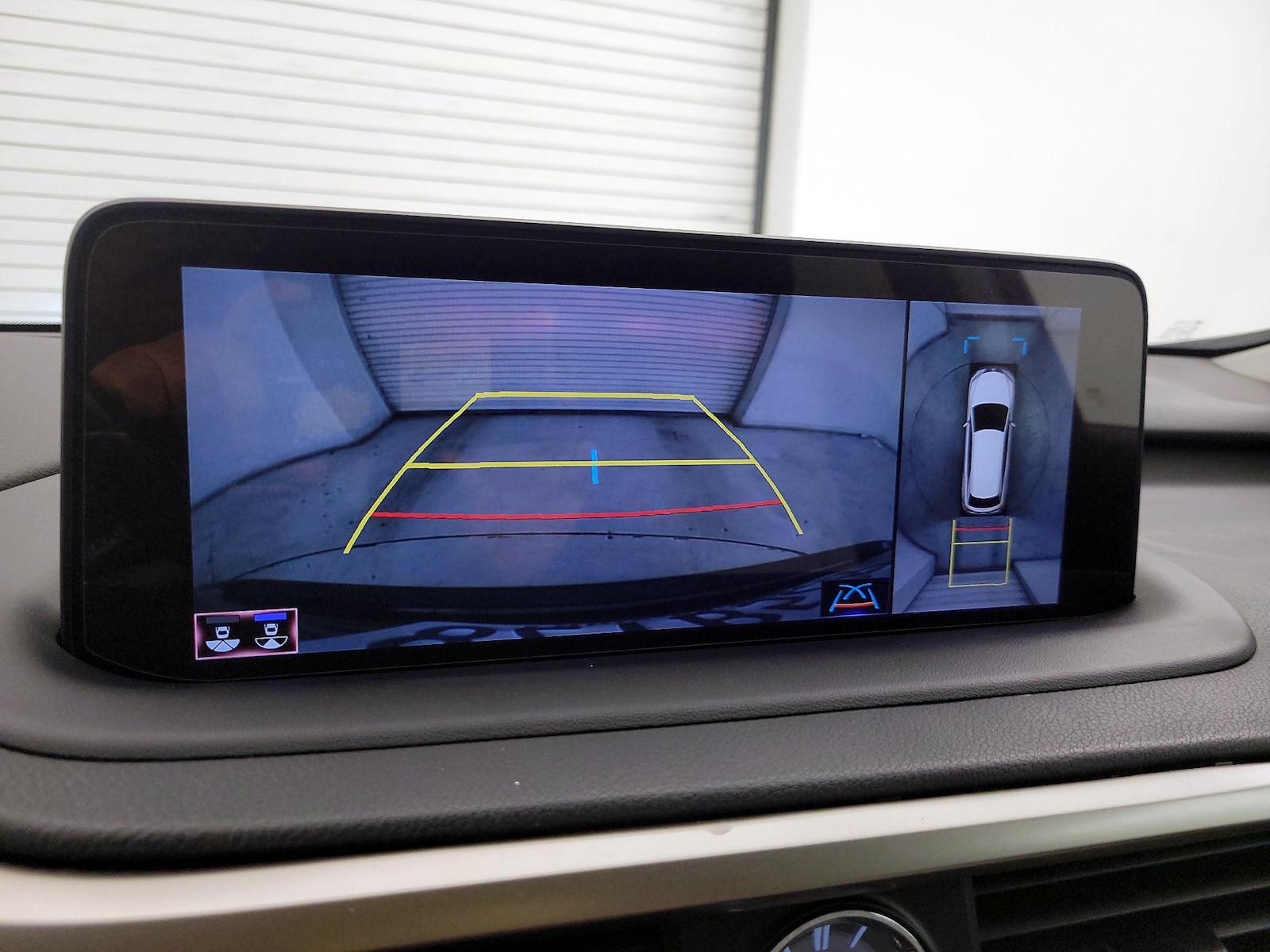 2022 Lexus RX Hybrid 450h - Photo 16