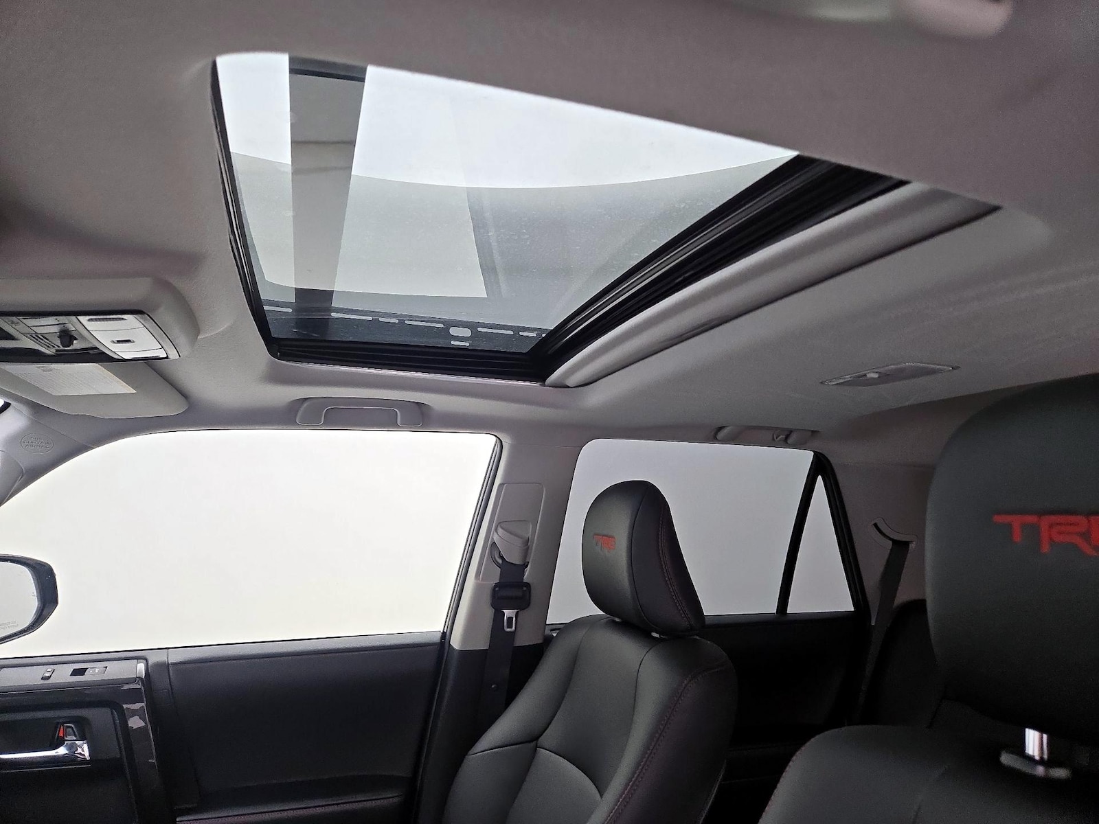 Sunroof(s) & Overhead Airbags