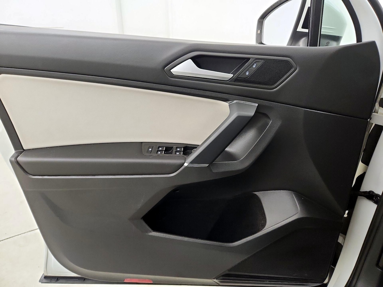 2020 Volkswagen Tiguan SE - Photo 13