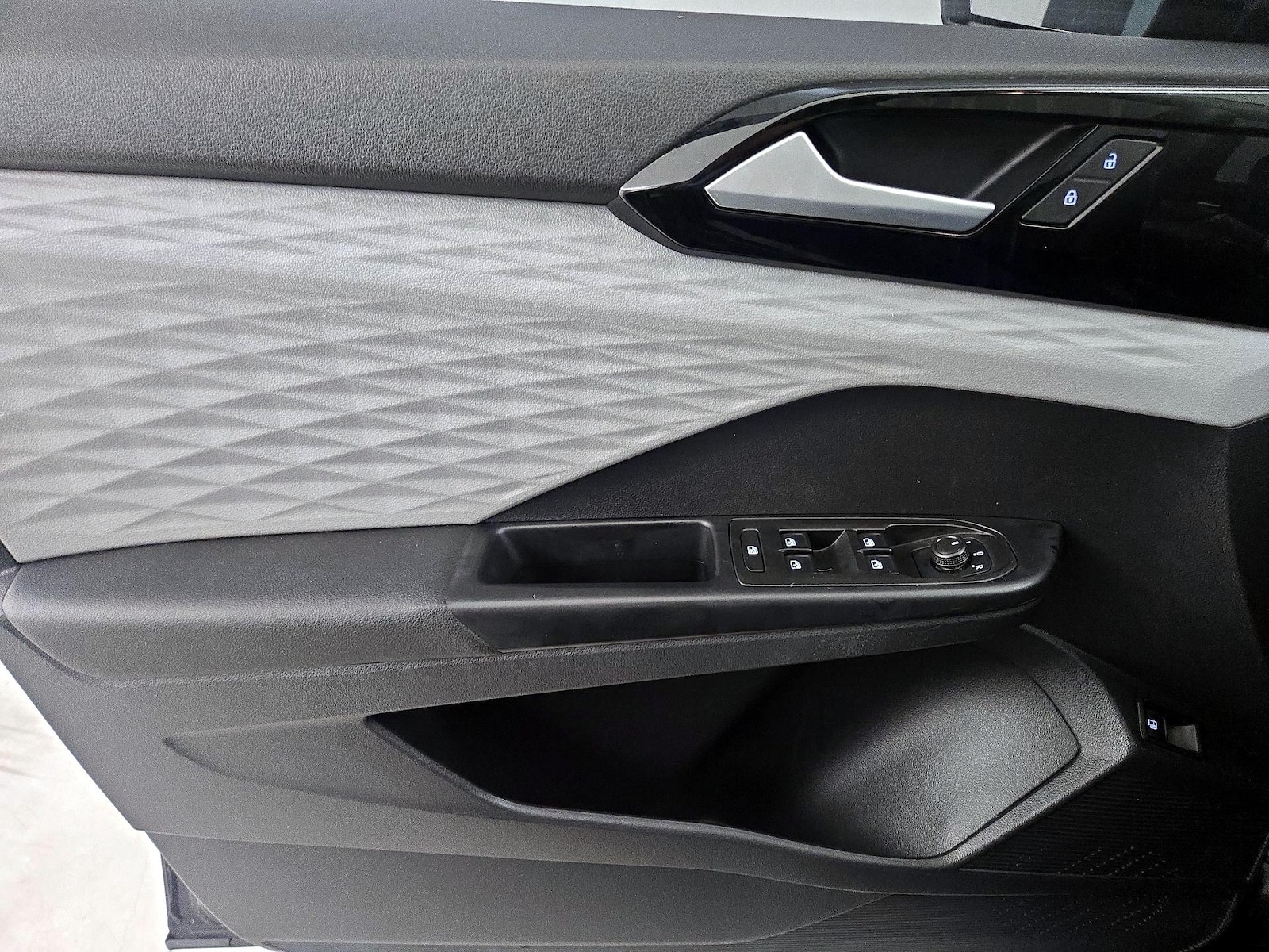 2022 Volkswagen Taos S - Photo 13