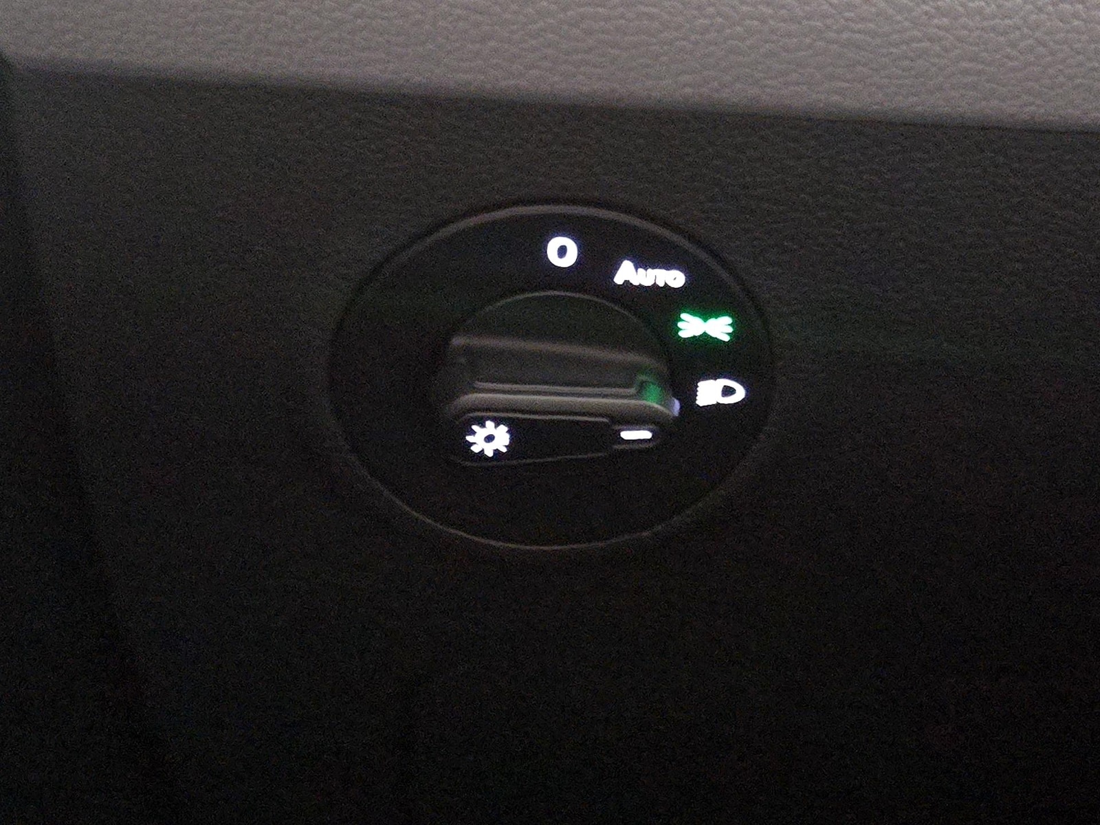 2022 Volkswagen Taos S - Photo 14