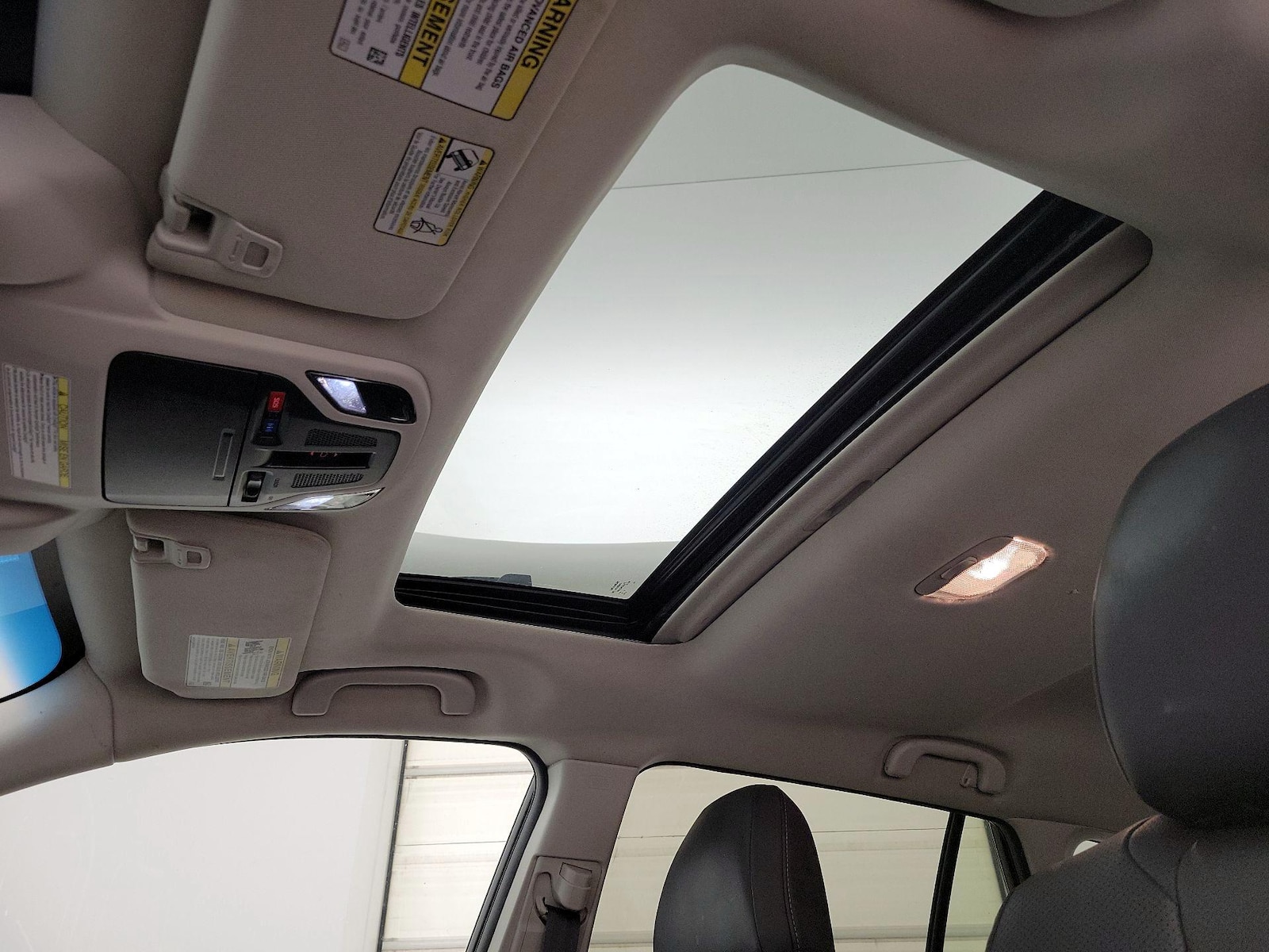 Sunroof(s) & Overhead Airbags