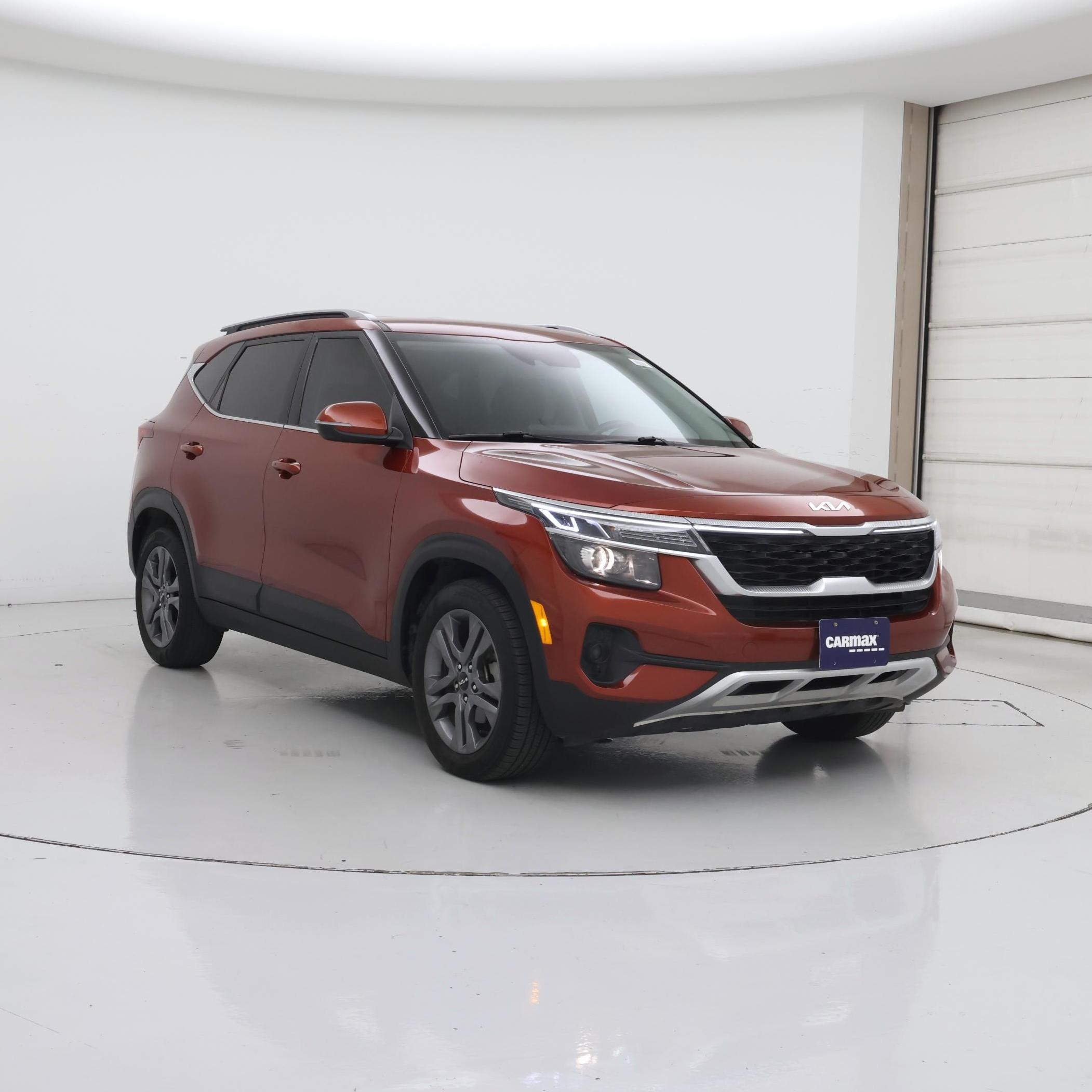 Orange 2023 Kia Seltos SUV / Crossover Front-Wheel Drive Automatic