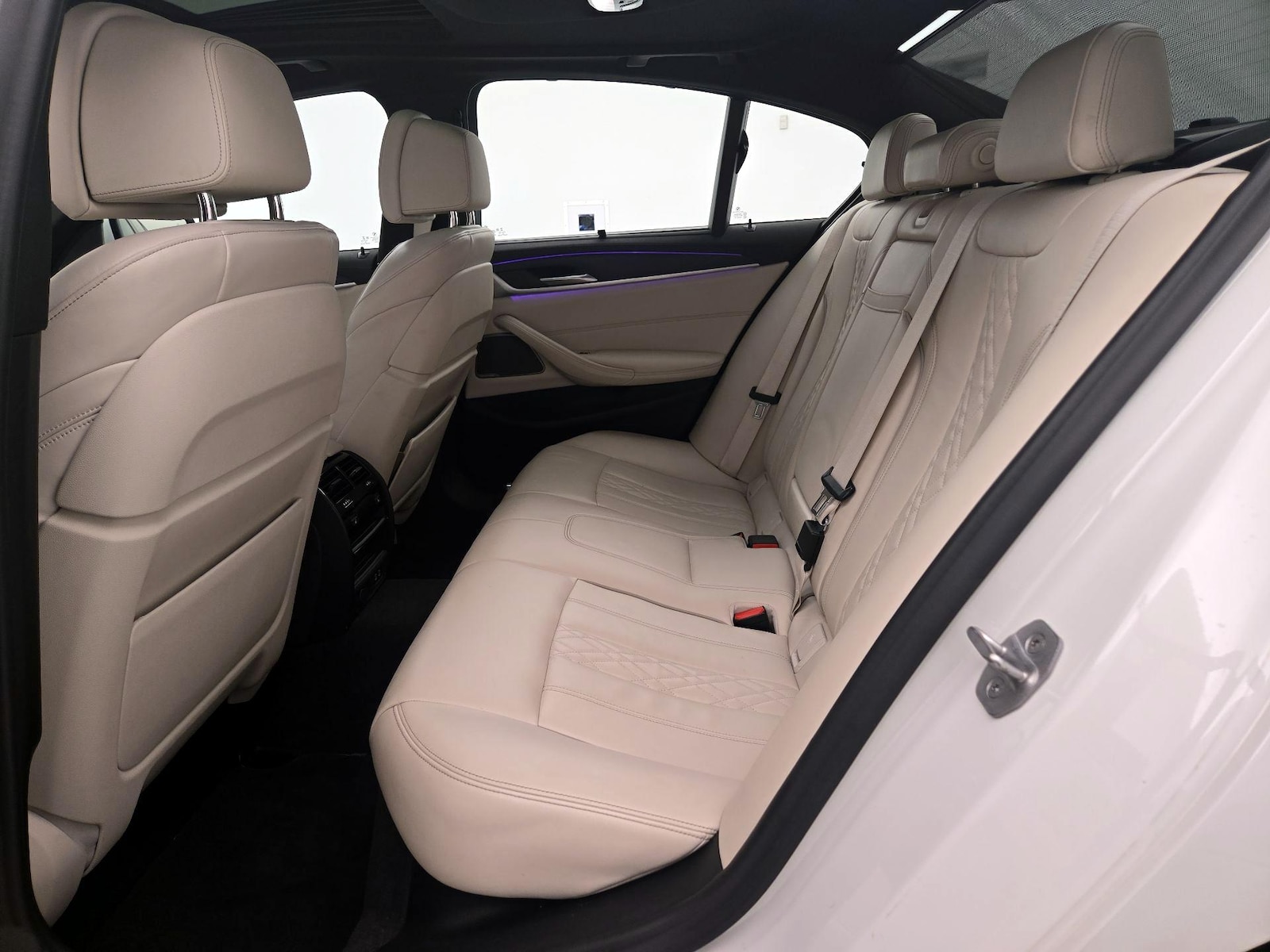 2021 BMW 5 Series 530e - Photo 22