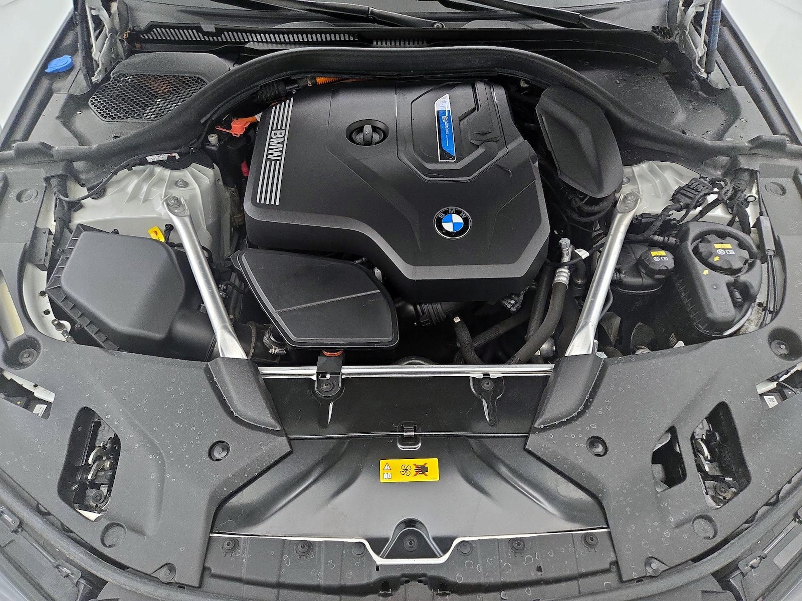 2021 BMW 5 Series 530e - Photo 25