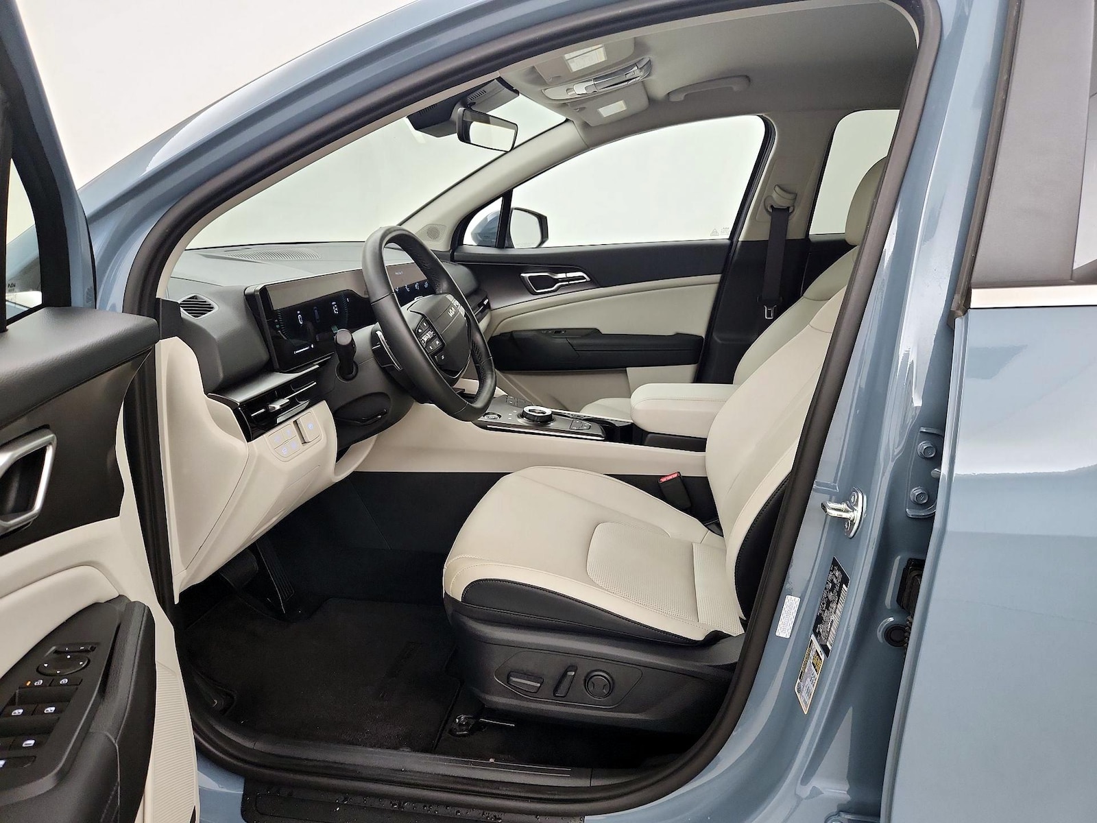 2026 Kia Sportage EX Hybrid - Photo 12