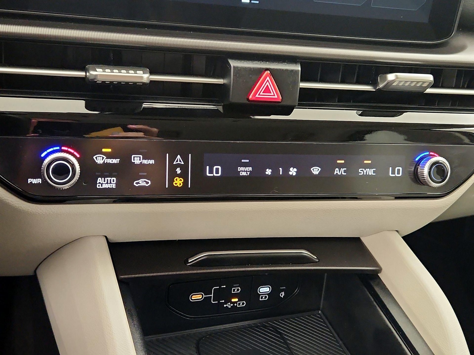 2026 Kia Sportage EX Hybrid - Photo 17