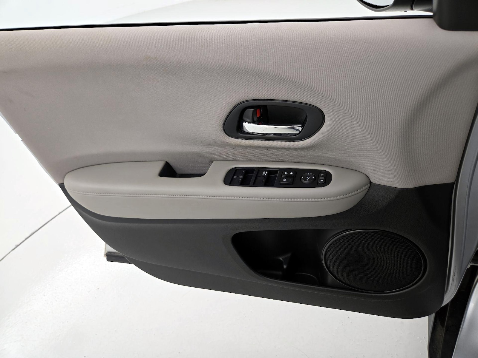 2016 Honda HR-V LX - Photo 13