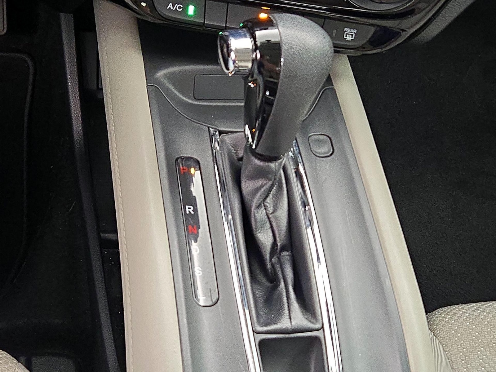 2016 Honda HR-V LX - Photo 18