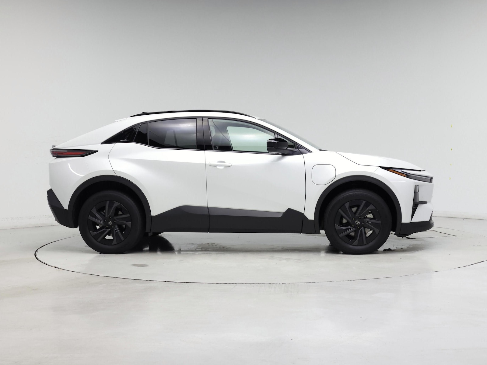 2026 Toyota C-HR SE - Photo 8