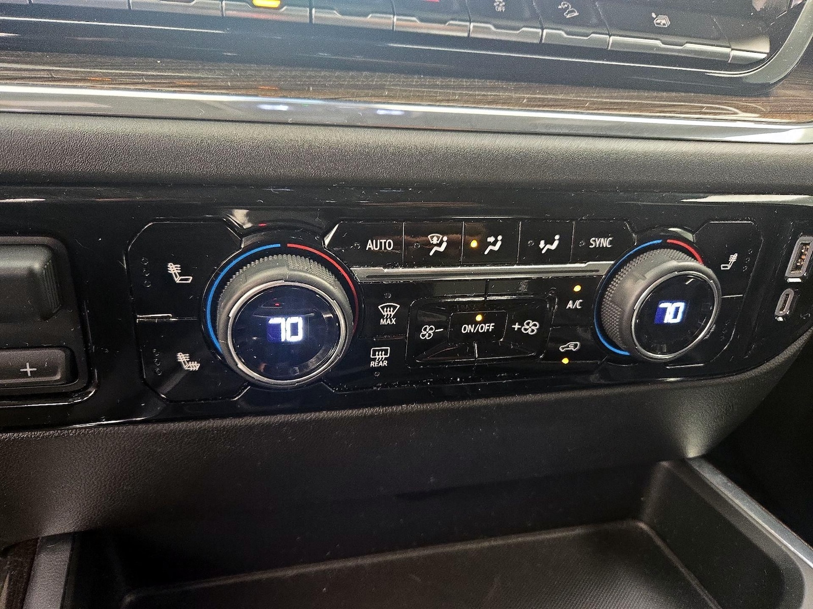 2024 Chevrolet Silverado 1500 LT - Photo 17