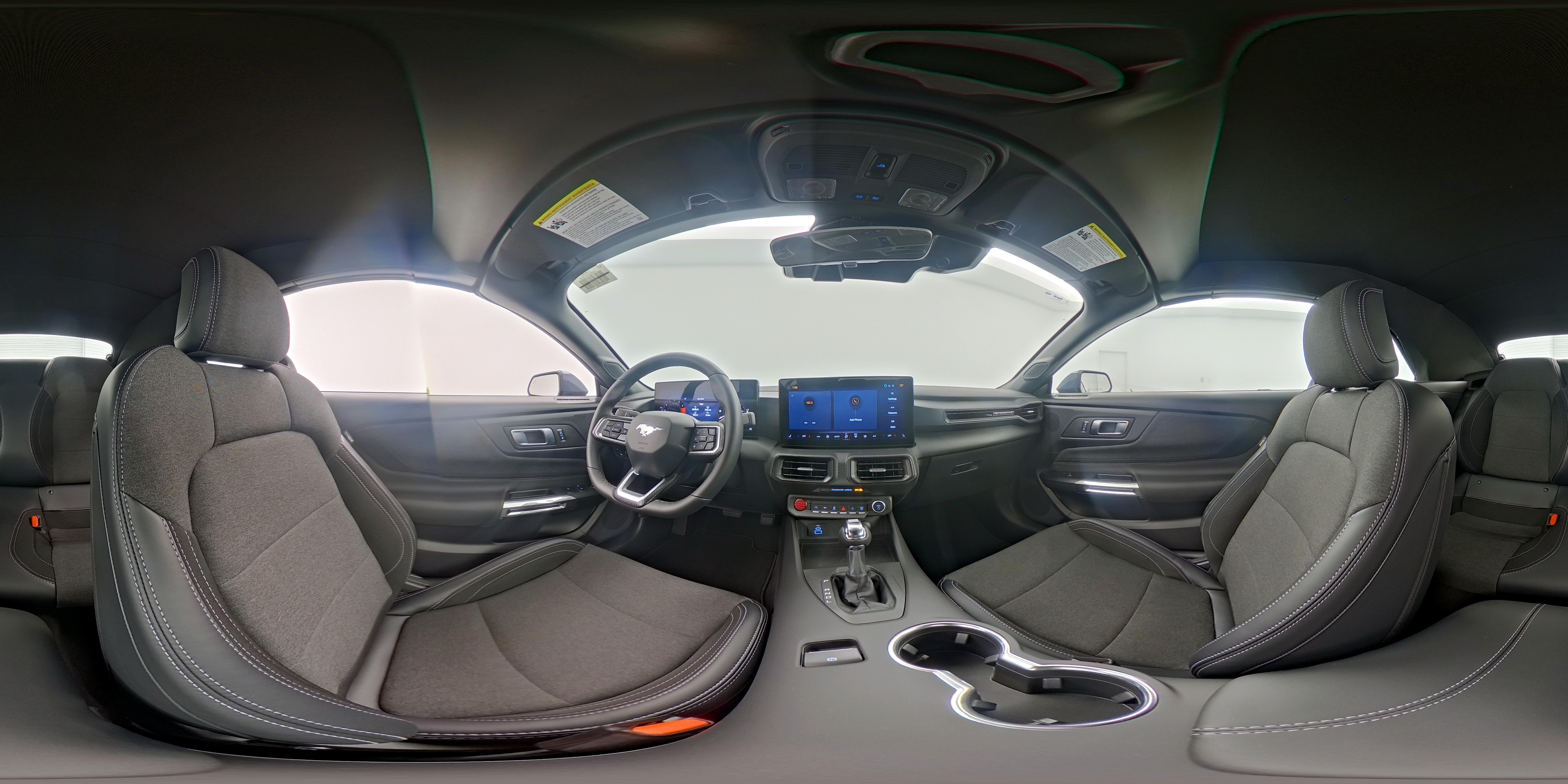 2025 Ford Mustang EcoBoost - Photo 24