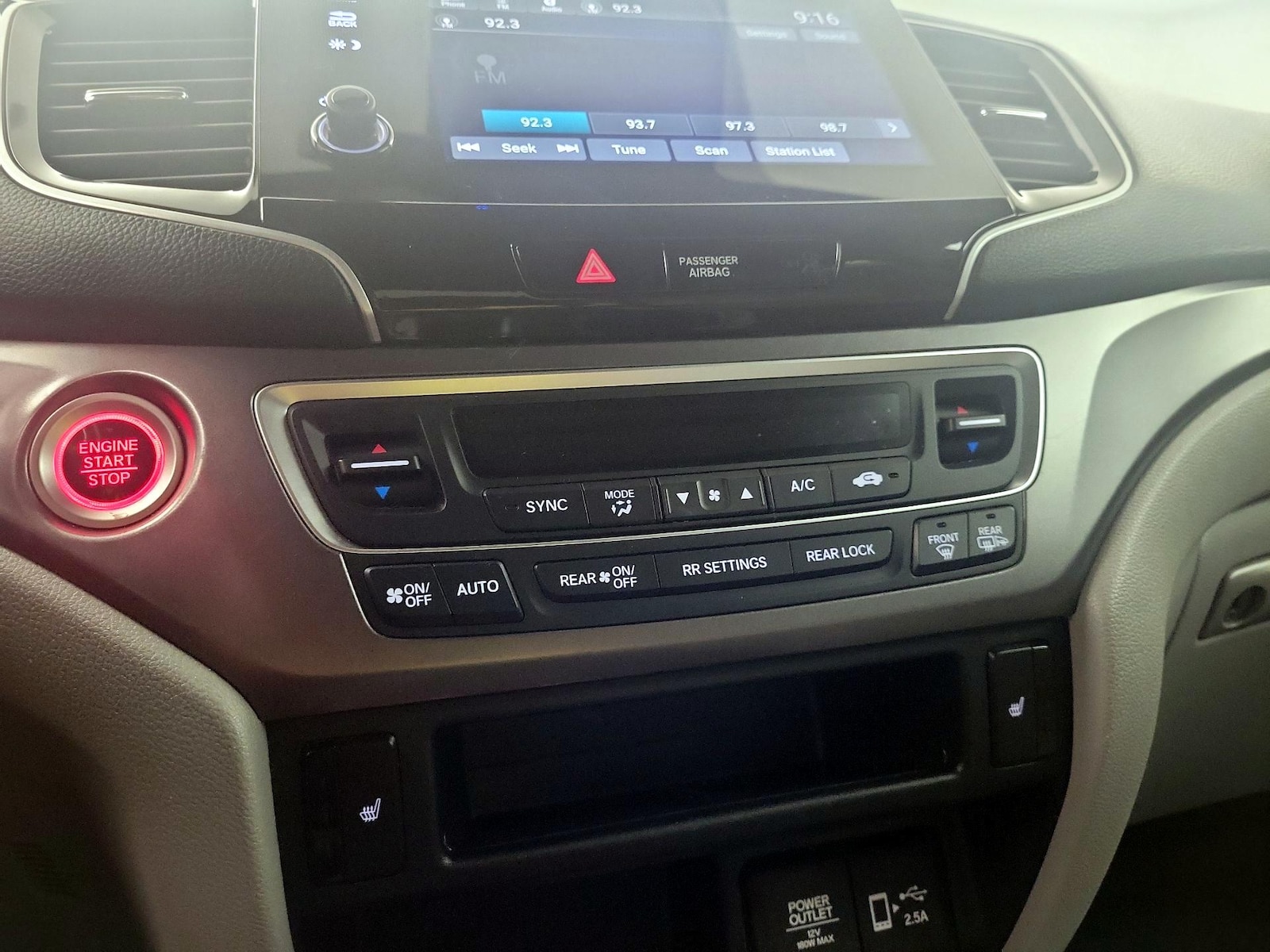 2021 Honda Pilot SE - Photo 14