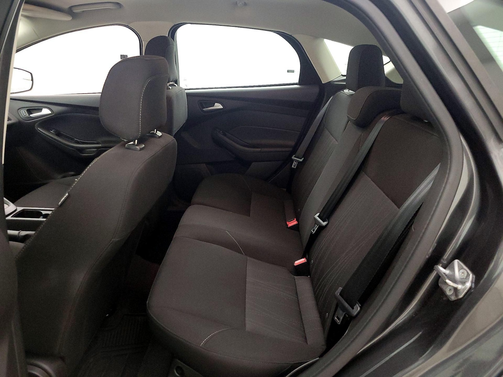 2018 Ford Focus SE - Photo 20