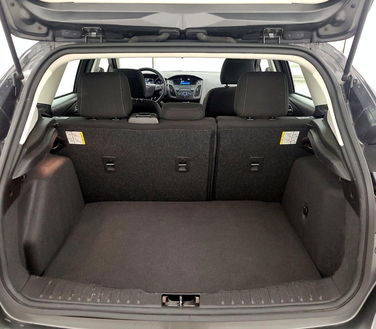 Trunk/Cargo (Seats Up)